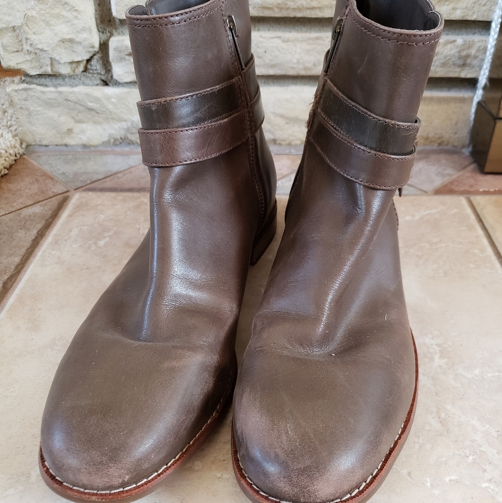 Sperry Chelsea Boots
